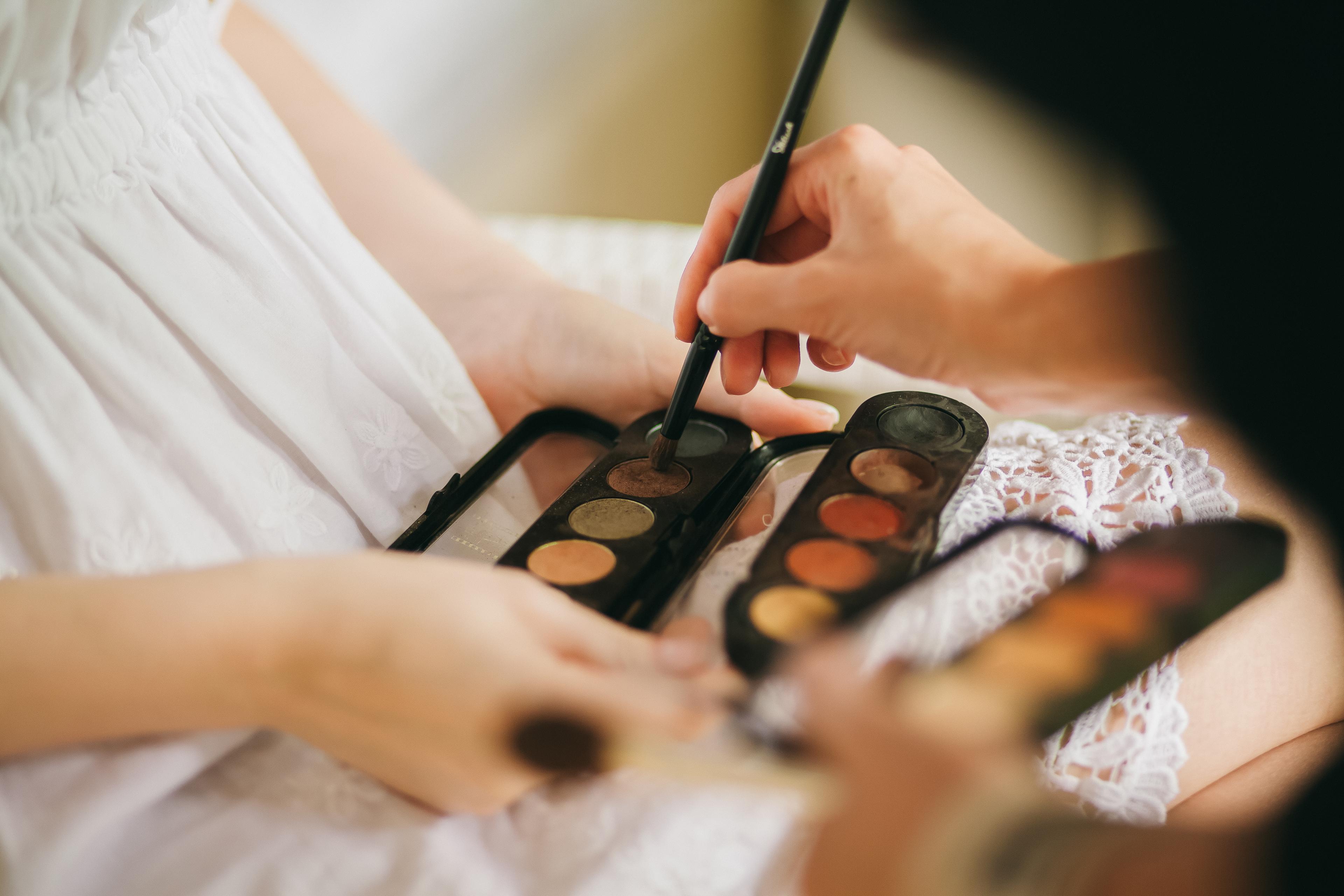 Bride getting ready, bridal makeup by Lumora Belle Beauty, Loughborough